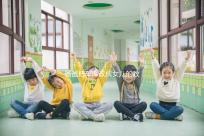 爸爸把車(chē)庫(kù)改成女兒的教室,滿(mǎn)滿(mǎn)的儀式感中盡顯父愛(ài)