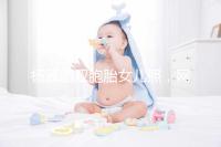 楊云曬雙胞胎女兒照,網友直言必是做的試管嬰兒